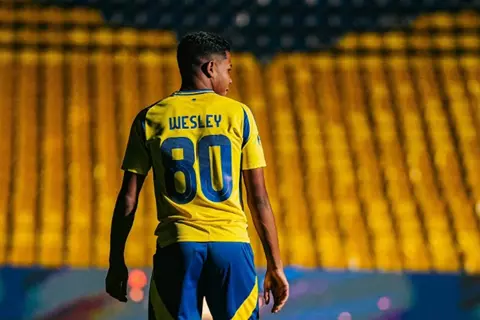 معارًا من النصر.. ويسلي يقترب من الانتقال إلى ريال سوسيداد